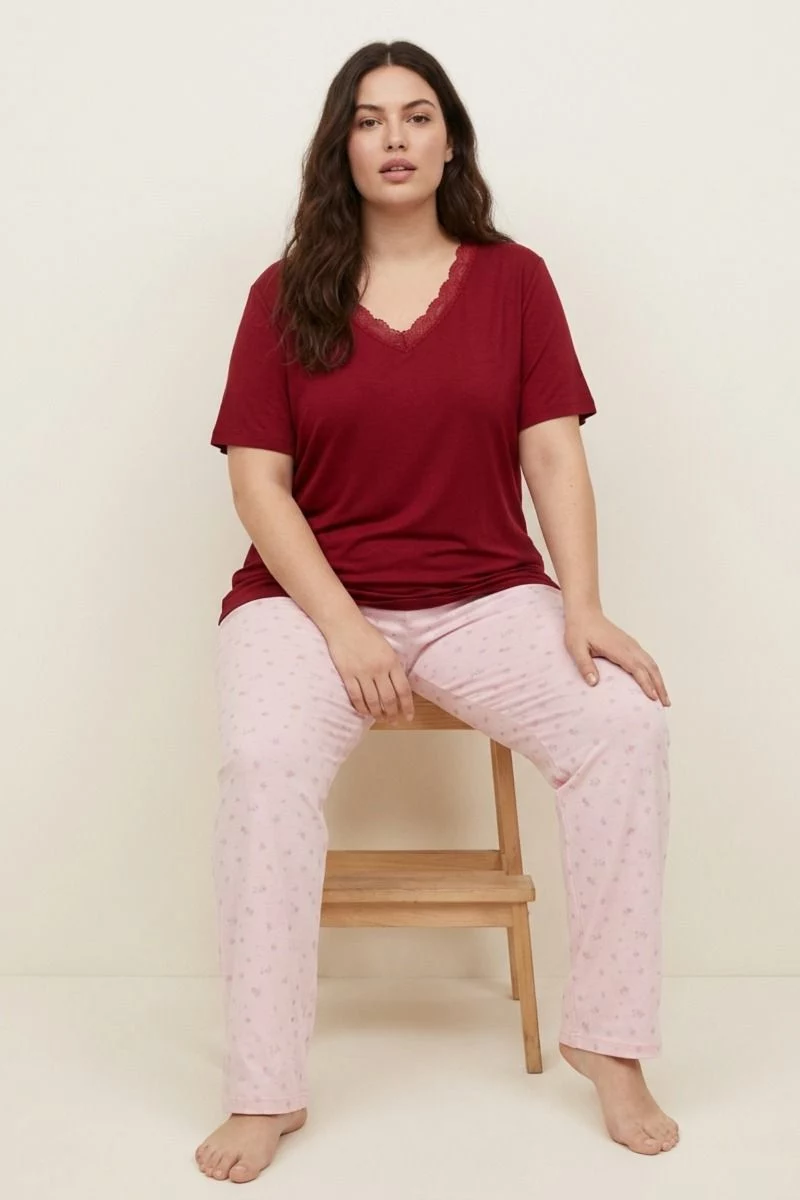 Γυναικεία Πιτζάμα Plus Size μπορντό με λουλουδάκια και δαντέλα βισκόζη