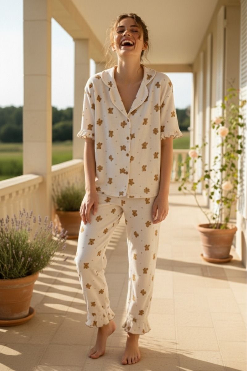 Γυναικεία κοντομάικη Πιτζάμα εκρού με αρκουδάκια κουμπιά και βολάν