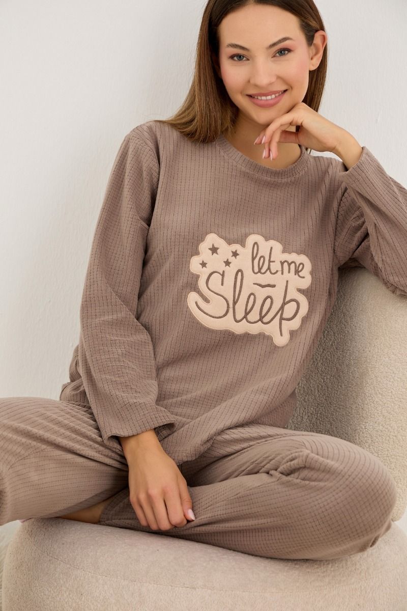 Γυναικεία Πιτζάμα Velvet χειμωνιάτικη σε γκρι χρώμα με σχέδιο