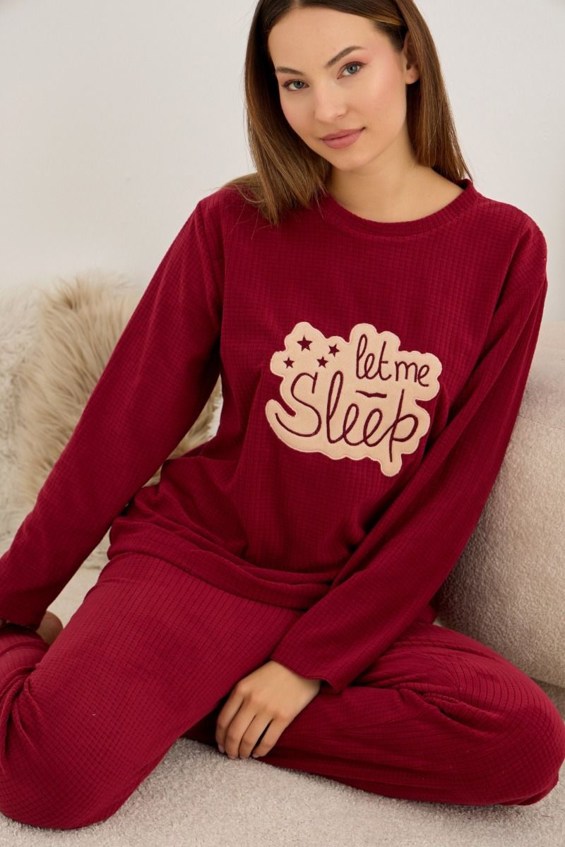 Γυναικεία Πιτζάμα Velvet χειμωνιάτικη σε μπορντό χρώμα με σχέδιο