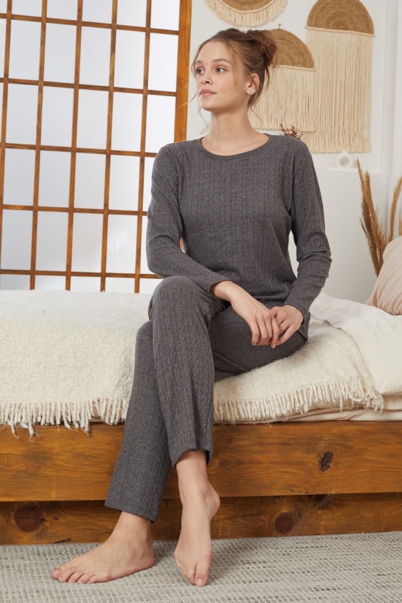 Γυναικεία Πιτζάμα homewear χειμωνιάτικη ανθρακί χρώμα σε όψη πλεκτού