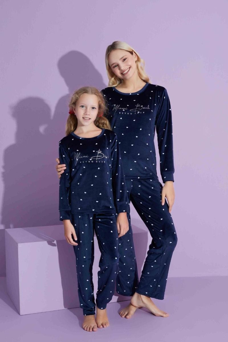 Κοριτσίστικη χειμωνιάτικη πιτζάμα βελούδινη δύο χρώματα πουά