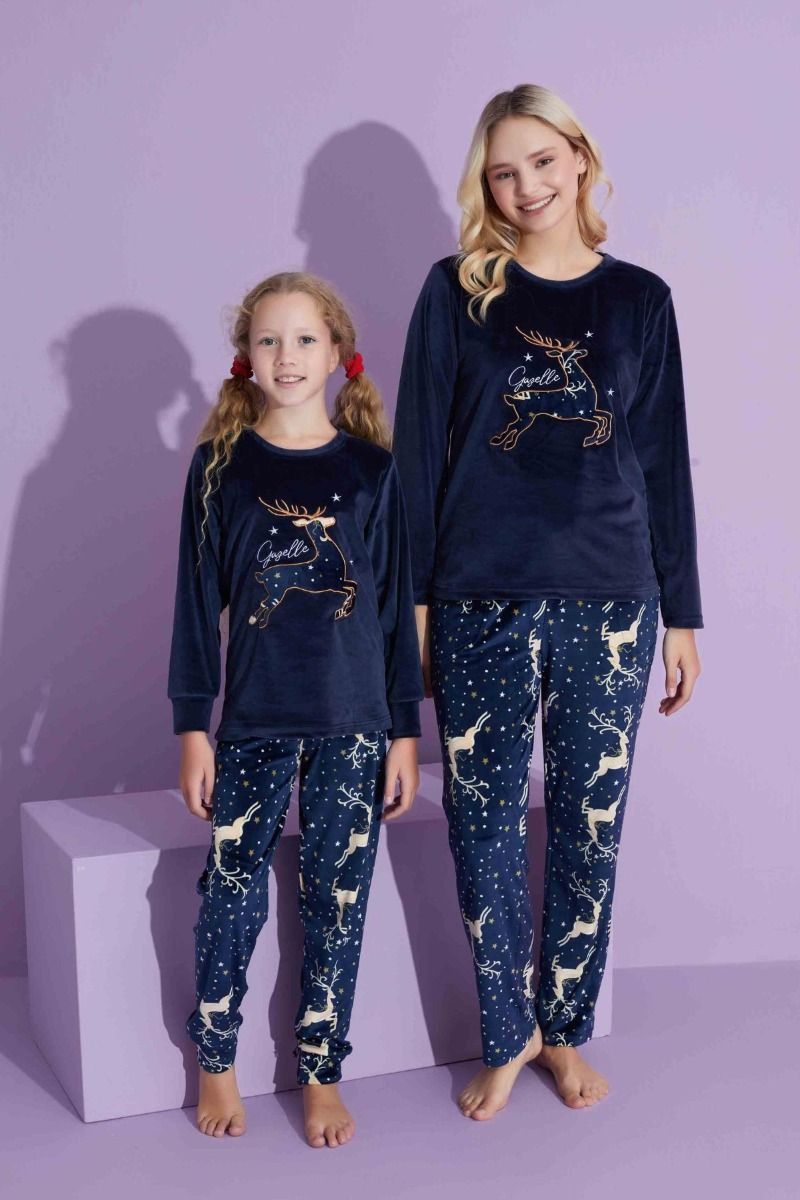 Γυναικεία χειμωνιάτικη πιτζάμα βελούδινη μπορντό χρώμα μαμά κόρη