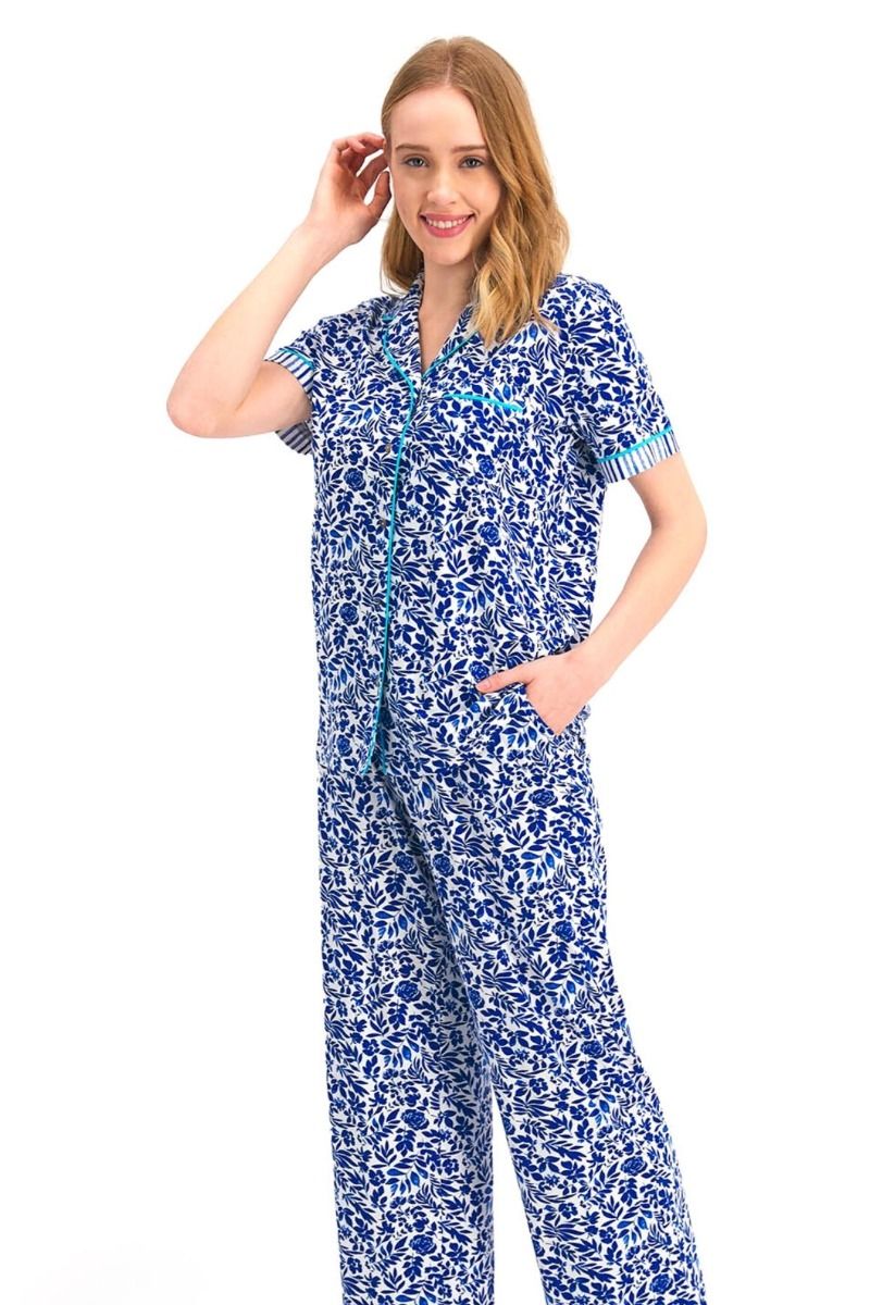 Καλοκαιρινή γυναικεία πιτζάμα κοντομάνικη βαμβακερή μπλε με λουλούδια