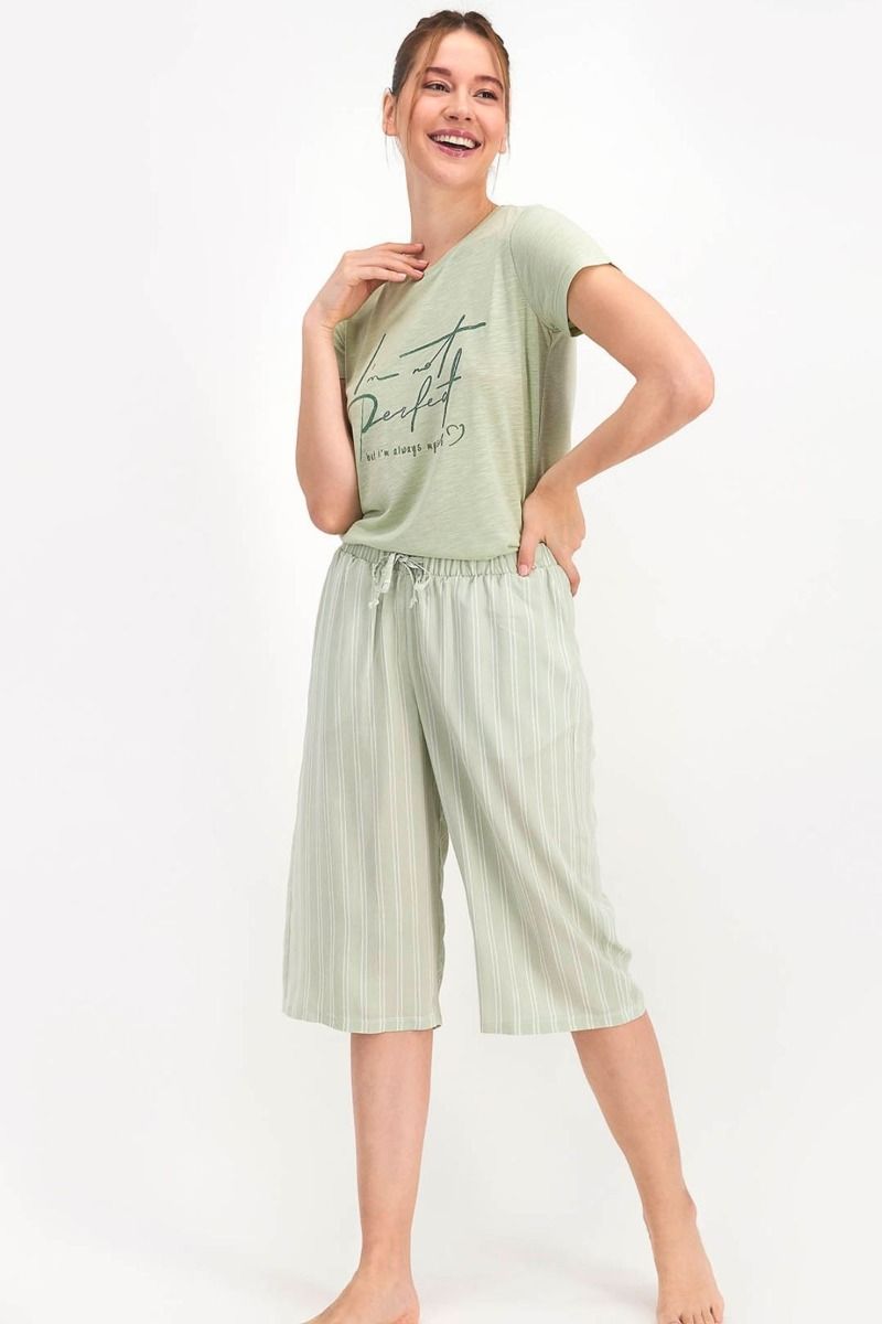 Γυναικεία πιτζάμα καλοκαιρινή κοντομάνικη κάπρι παντελόνα λαχανί λευκό