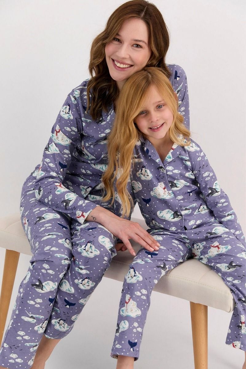 Χειμωνιάτικη πιτζάμα κοριτσίστικη με σχέδιο μωβ και κουμπάκια