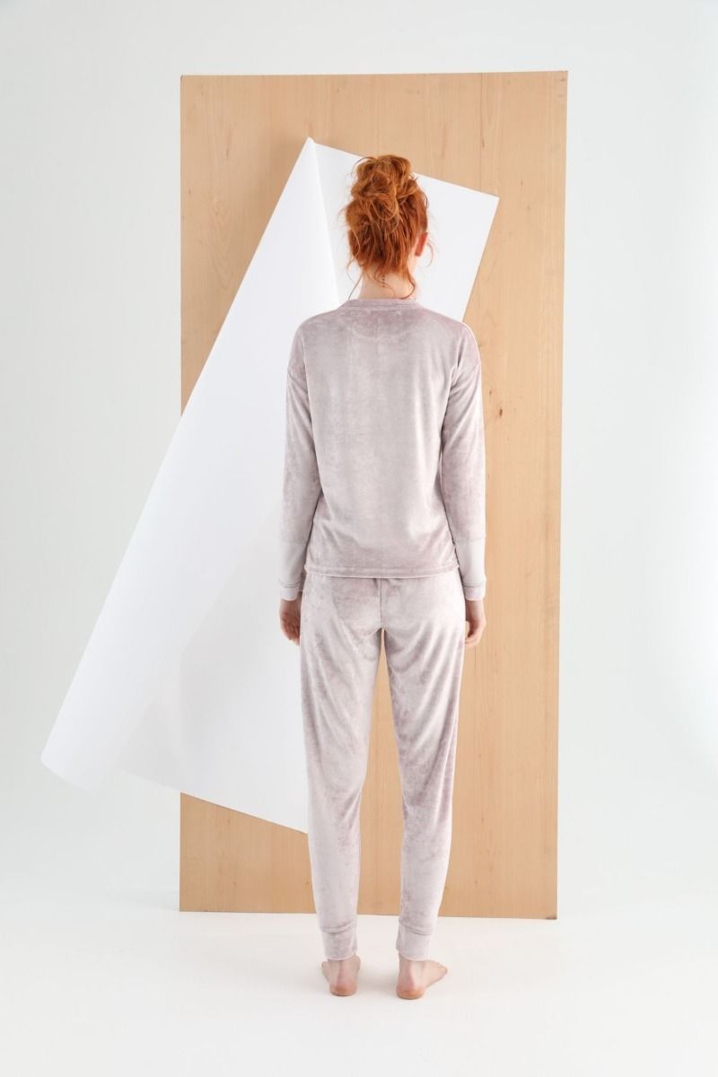 Γυναικεία βελούδινη πιτζάμα Sevim FIND JOY