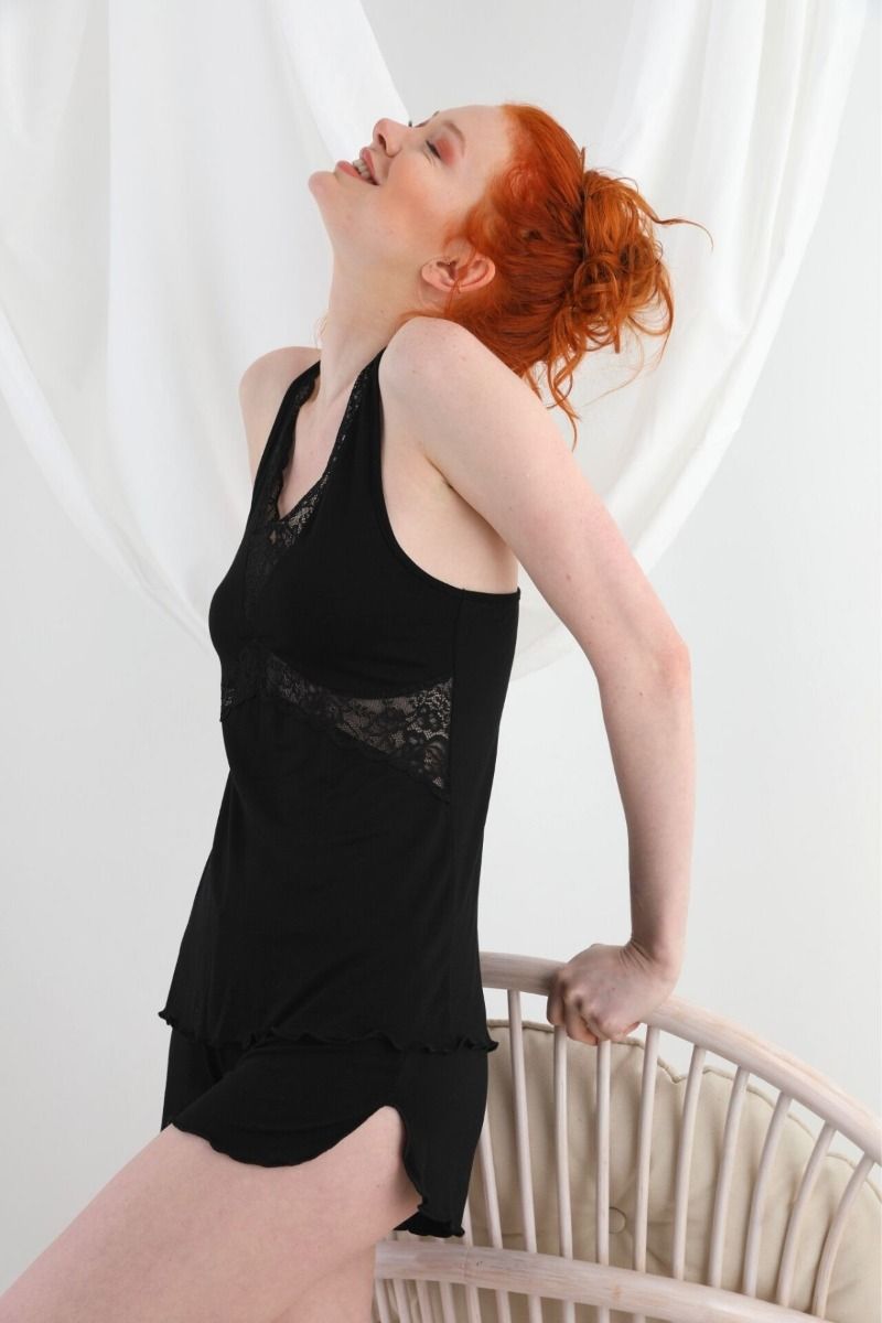 Γυναικεία καλοκαιρινή πιτζάμα σορτσάκι τιραντάκι μαύρη δαντέλα