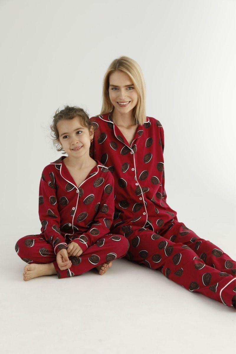 Κοριτσίστικη πιτζάμα χειμωνιάτικη μπορντό μπισκότα και κουμπάκια