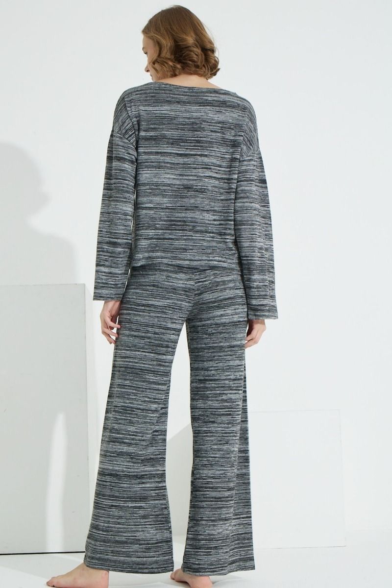 Γυναικεία χειμωνιάτικη πιτζάμα μαύρη καμπάνα βαμβακερή άνετη γραμμή