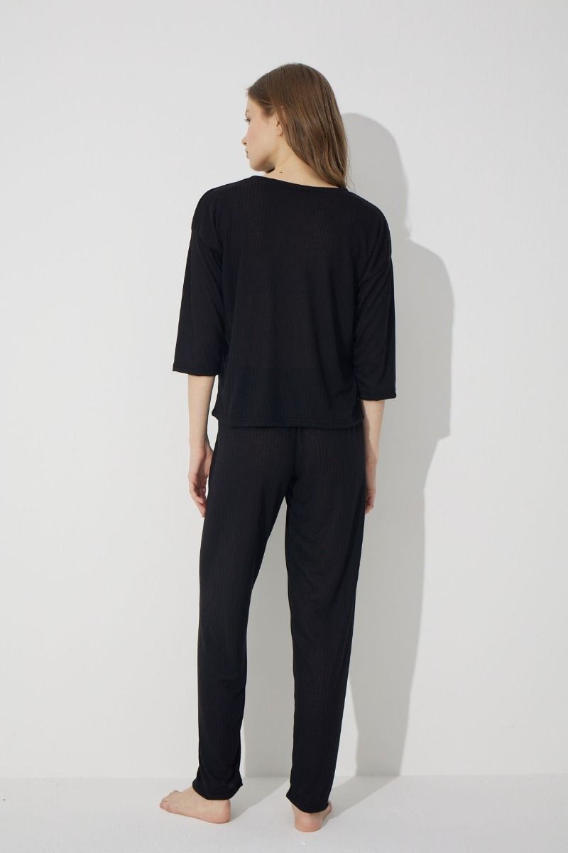 Γυναικεία πιτζάμα μαύρη με προβατάκια μανίκαι τρία τέταρτα