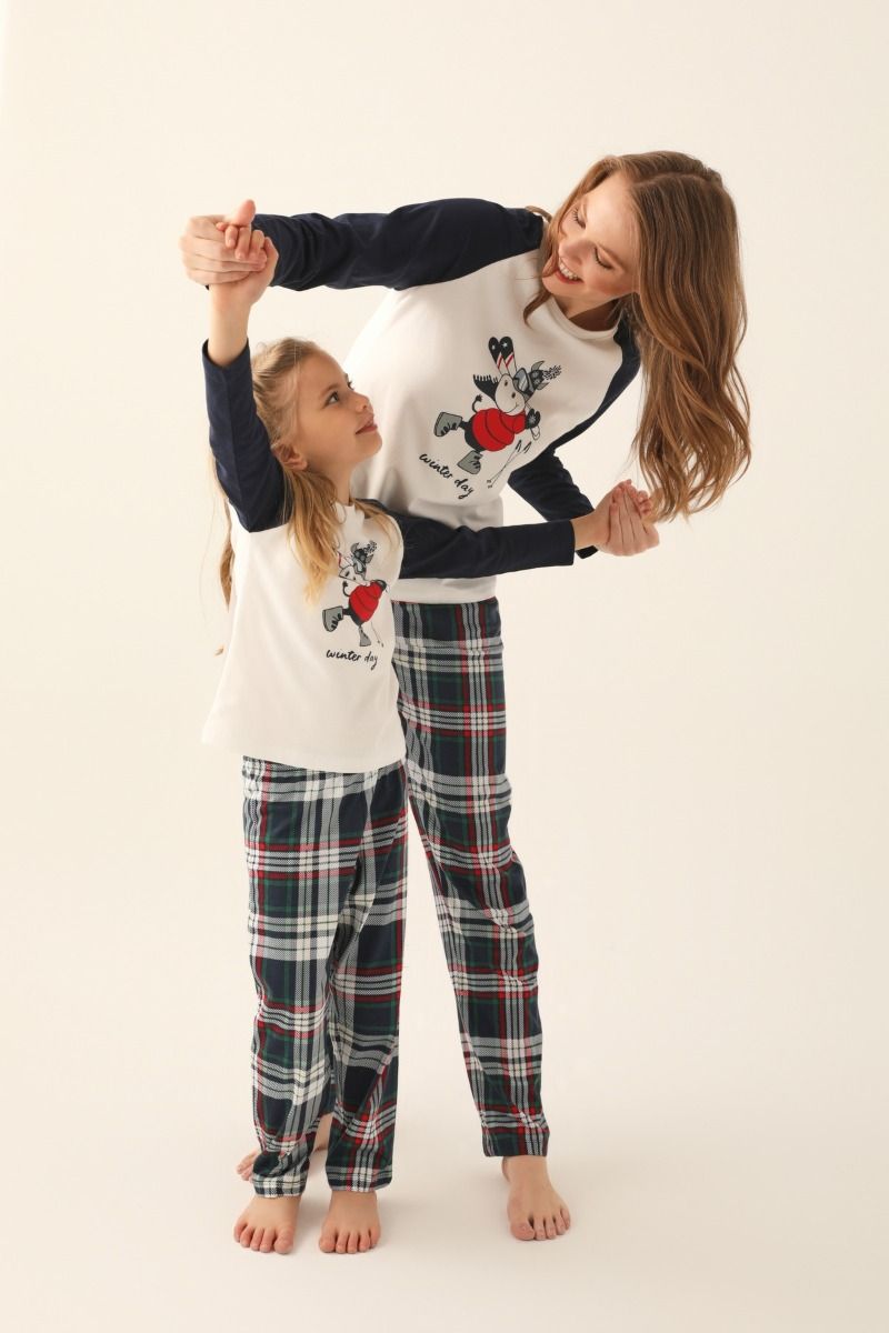 Γυναικεία χειμωνιάτικη πιτζάμα Arnetta WINTER DAY