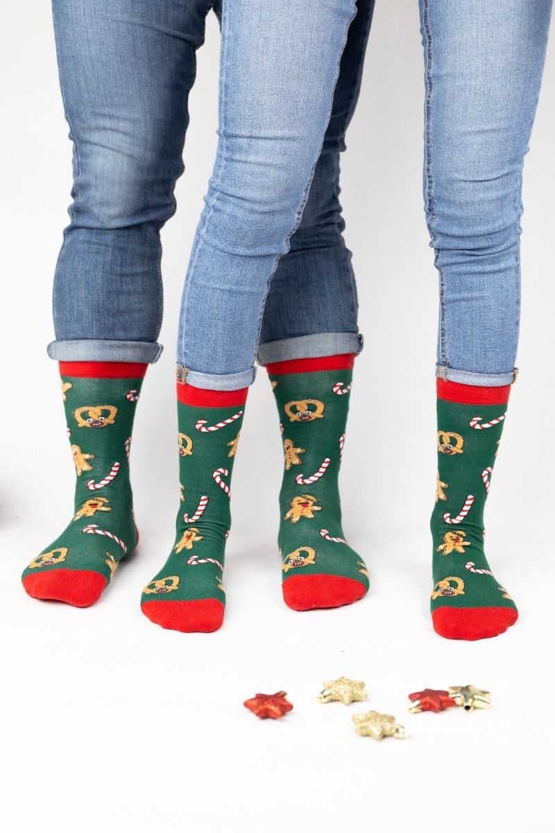 Γυναικείες Κάλτσες πράσινο χρώμα με χριστουγεννιάτικα σχέδια γλειφιτζούρια μπισκότα