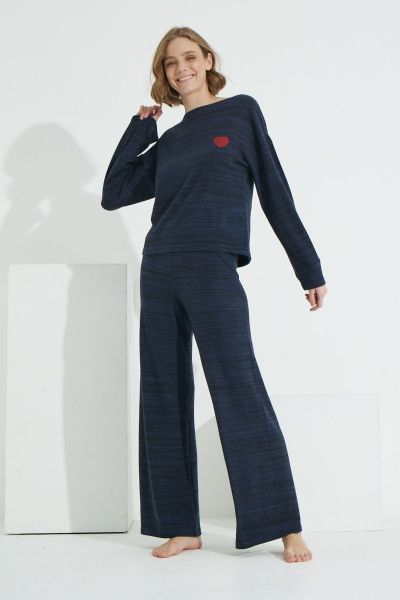 Γυναικεία χειμωνιάτικη πιτζάμα σκούρο μπλε καμπάνα βαμβακερή άνετη γραμμή