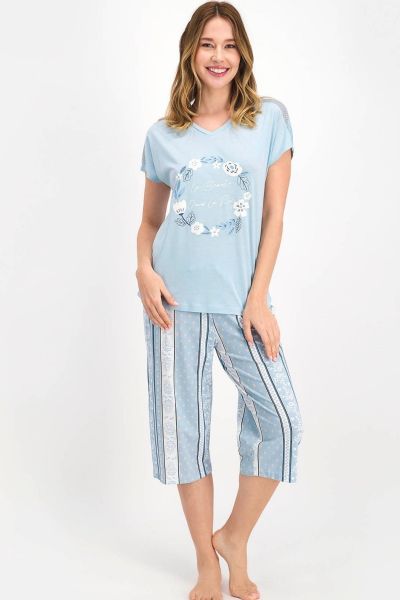 Γυναικεία πιτζάμα καλοκαιρινή κοντομάνικη κάπρι γαλάζιο λευκό σχέδιο