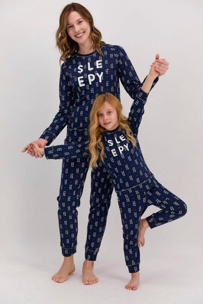 Χειμωνιάτικη πιτζάμα κοριτσίστικη με σχέδιο σκούρη μπλε
