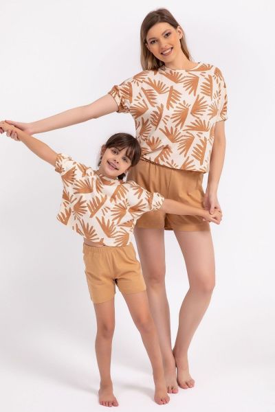 Καλοκαιρινή πιτζάμα μαμά και κόρη με σορτσάκι σκουρο μπεζ