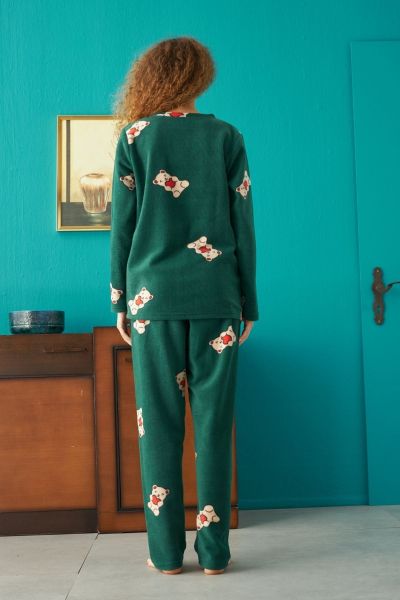 Γυναικεία χειμωνιάτικη πιτζάμα φλις πράσινη με αρκουδάκι σχέδιο