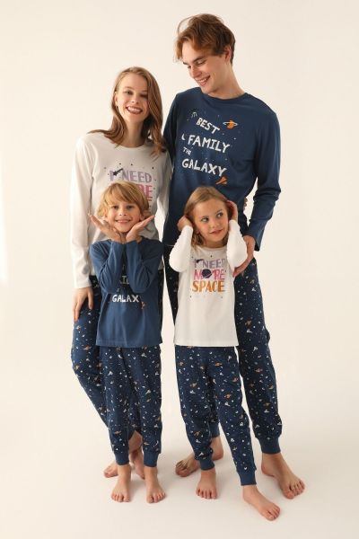 Ανδρική χειμωνιάτικη πιτζάμα σκούρο μπλε για την οικογένεια διάστημα