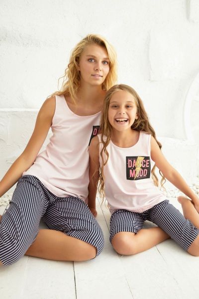 Καλοκαιρινή πιτζάμα μαμά και κόρη κάπρι με αμάνικη μπλούζα 