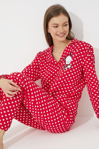 Γυναικεία πιτζάμα κόκκινο χρώμα πουά με κουμπιά